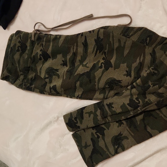 Bobbi Army Sweat - Picture 1 of 2